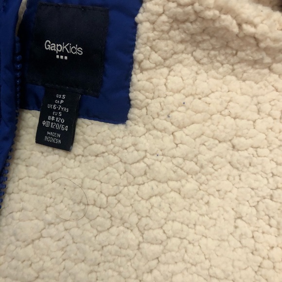 Vest - Picture 2 of 3